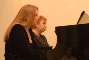 Mozart: g-moll Szimfónia - 4 kézre - Andrássy Krisztina és Adelina Krivosheina (USA) - zongora